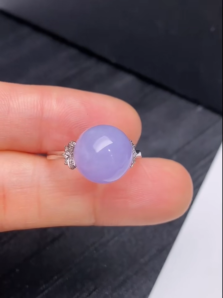 翡翠18K鑲嵌紫羅蘭圓形蛋面戒指|高貴典雅珠寶推薦 #846 4 翡翠18K鑲嵌紫羅蘭圓形蛋面戒指|高貴典雅珠寶推薦 #846 - Image 4