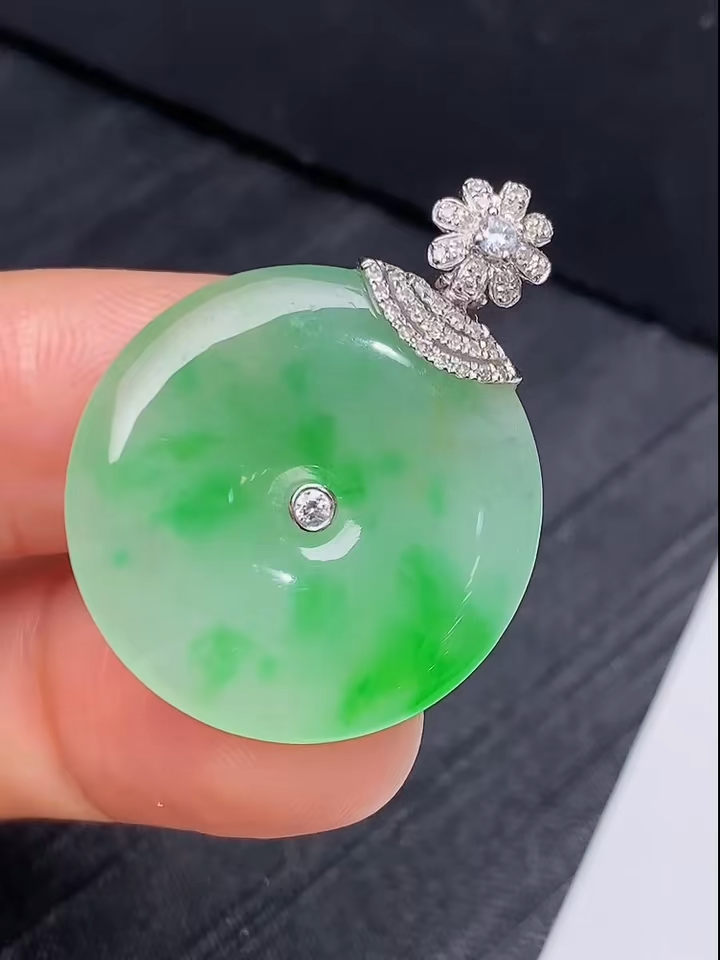 翡翠18K鑲鑽平安扣吊墜|守護平安吉祥 #850 5 翡翠18K鑲鑽平安扣吊墜|守護平安吉祥 #850 - Image 5