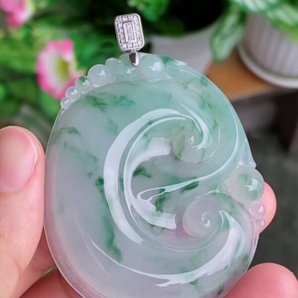 【天然緬甸翡翠】老坑冰種飄花大件如意吊墜｜花式均勻種水極老起鋼光／配18K金扣