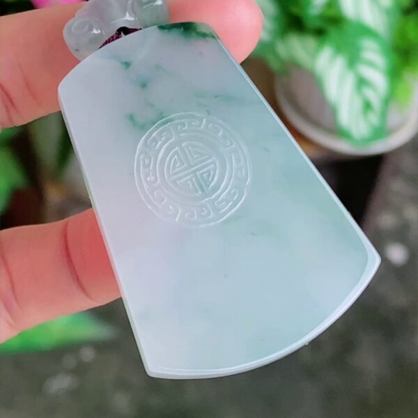 【天然緬甸翡翠】冰種飄花仿古無事牌吊墜｜平安無事雕紋種水清潤