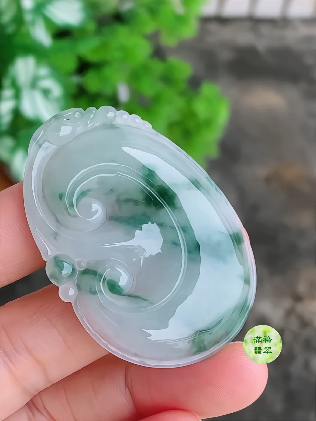 飄花翡翠如意吊墜|靈動雅緻 吉祥如意 1 飄花翡翠如意吊墜|靈動雅緻 吉祥如意