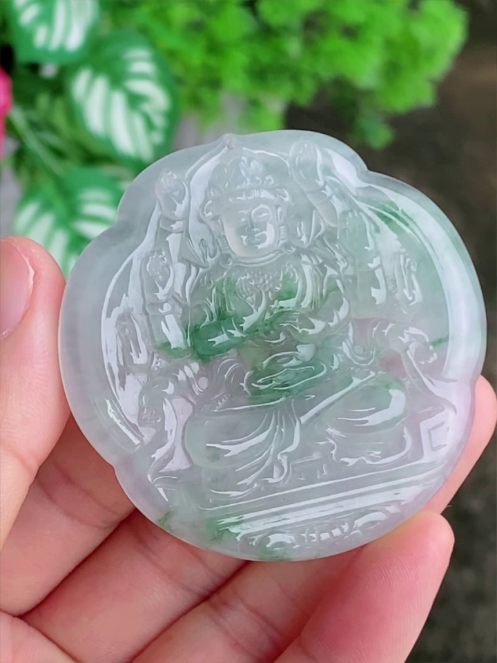 翡翠千手觀音吊墜 | 雕刻精美、千種守護 4 翡翠千手觀音吊墜 | 雕刻精美、千種守護 - Image 4