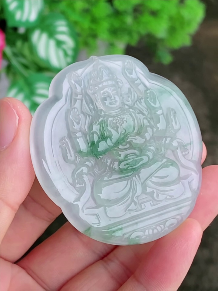 翡翠千手觀音吊墜 | 雕刻精美、千種守護 5 翡翠千手觀音吊墜 | 雕刻精美、千種守護 - Image 5