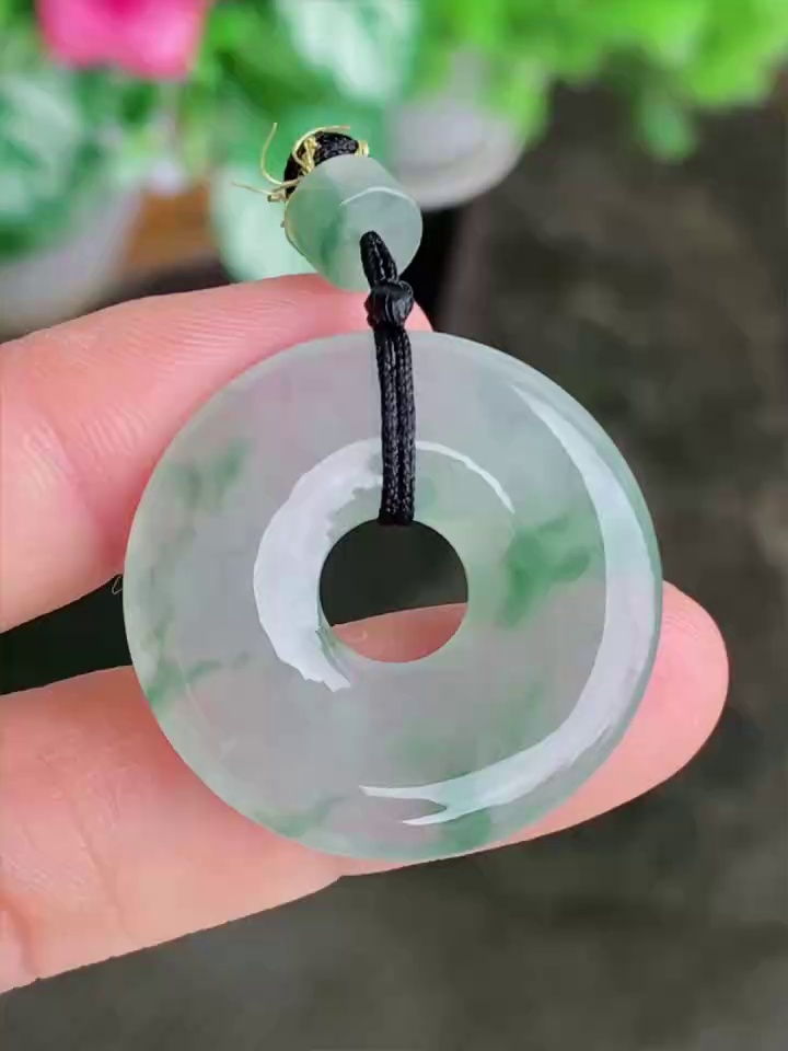 【天然緬甸翡翠】老種冰透飄花平安扣吊墜|29.3mm淡淡綠花美雅|香港翡翠網店精選推薦 2 【天然緬甸翡翠】老種冰透飄花平安扣吊墜|29.3mm淡淡綠花美雅|香港翡翠網店精選推薦 - Image 2