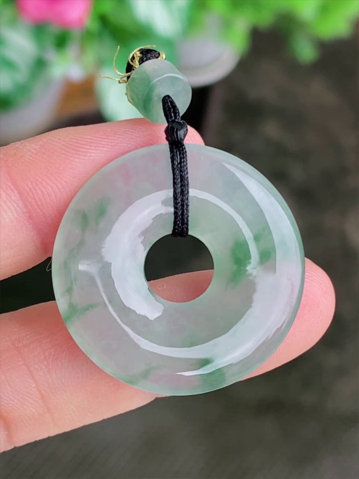 【天然緬甸翡翠】老種冰透飄花平安扣吊墜|29.3mm淡淡綠花美雅|香港翡翠網店精選推薦 4 【天然緬甸翡翠】老種冰透飄花平安扣吊墜|29.3mm淡淡綠花美雅|香港翡翠網店精選推薦 - Image 4