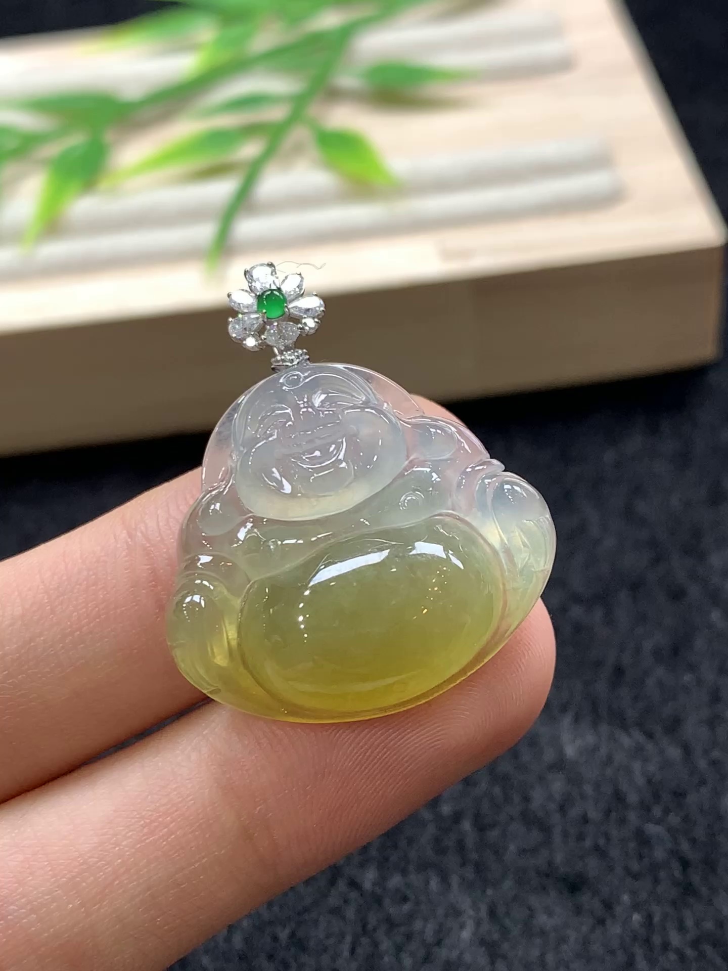 【天然緬甸翡翠】冰黃翡佛公吊墜|18K金扣頭肚里藏金飽滿圓潤 1 【天然緬甸翡翠】冰黃翡佛公吊墜|18K金扣頭肚里藏金飽滿圓潤