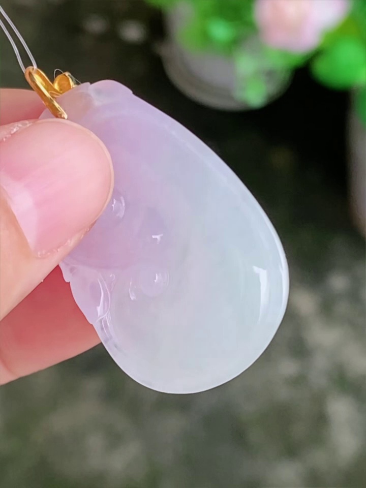 天然雙色翡翠如意吊墜 | 唯美淺紫淺綠、種質幼細細緻 (附權威鑑定證書) 6 天然雙色翡翠如意吊墜 | 唯美淺紫淺綠、種質幼細細緻 (附權威鑑定證書) - Image 6