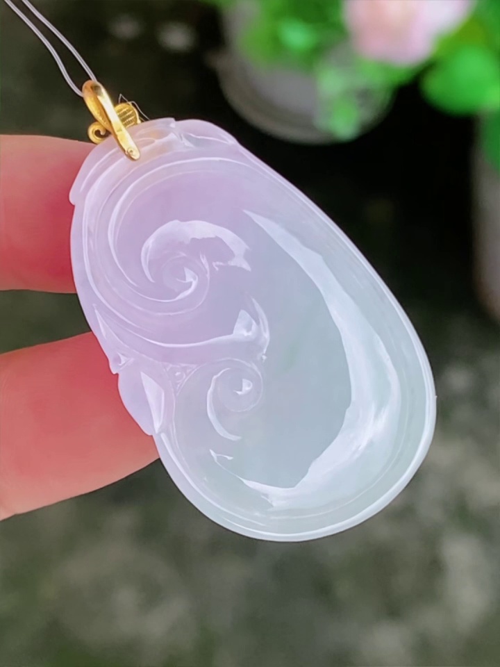 天然雙色翡翠如意吊墜 | 唯美淺紫淺綠、種質幼細細緻 (附權威鑑定證書) 8 天然雙色翡翠如意吊墜 | 唯美淺紫淺綠、種質幼細細緻 (附權威鑑定證書) - Image 8