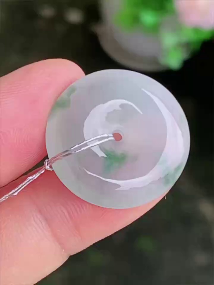 天然冰種小平安扣吊墜 | 清透飄綠花、精緻小精品 (附權威鑑定證書) 1 天然冰種小平安扣吊墜 | 清透飄綠花、精緻小精品 (附權威鑑定證書)