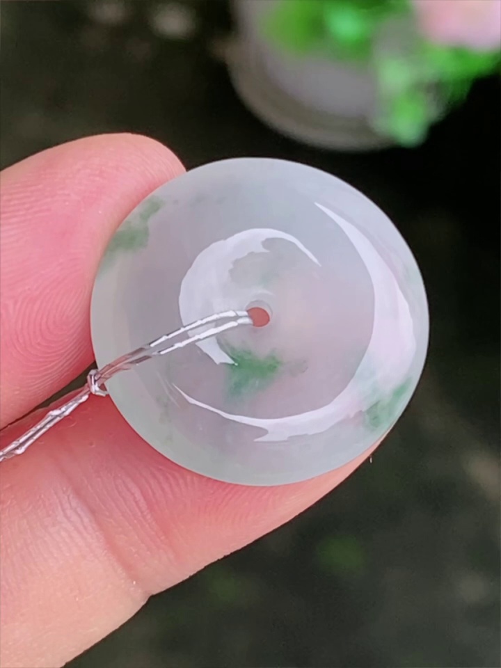 天然冰種小平安扣吊墜 | 清透飄綠花、精緻小精品 (附權威鑑定證書) 2 天然冰種小平安扣吊墜 | 清透飄綠花、精緻小精品 (附權威鑑定證書) - Image 2