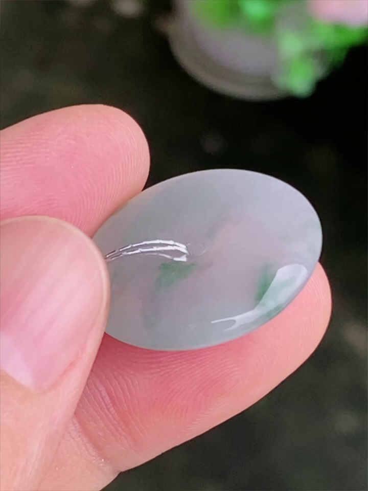 天然冰種小平安扣吊墜 | 清透飄綠花、精緻小精品 (附權威鑑定證書) 4 天然冰種小平安扣吊墜 | 清透飄綠花、精緻小精品 (附權威鑑定證書) - Image 4