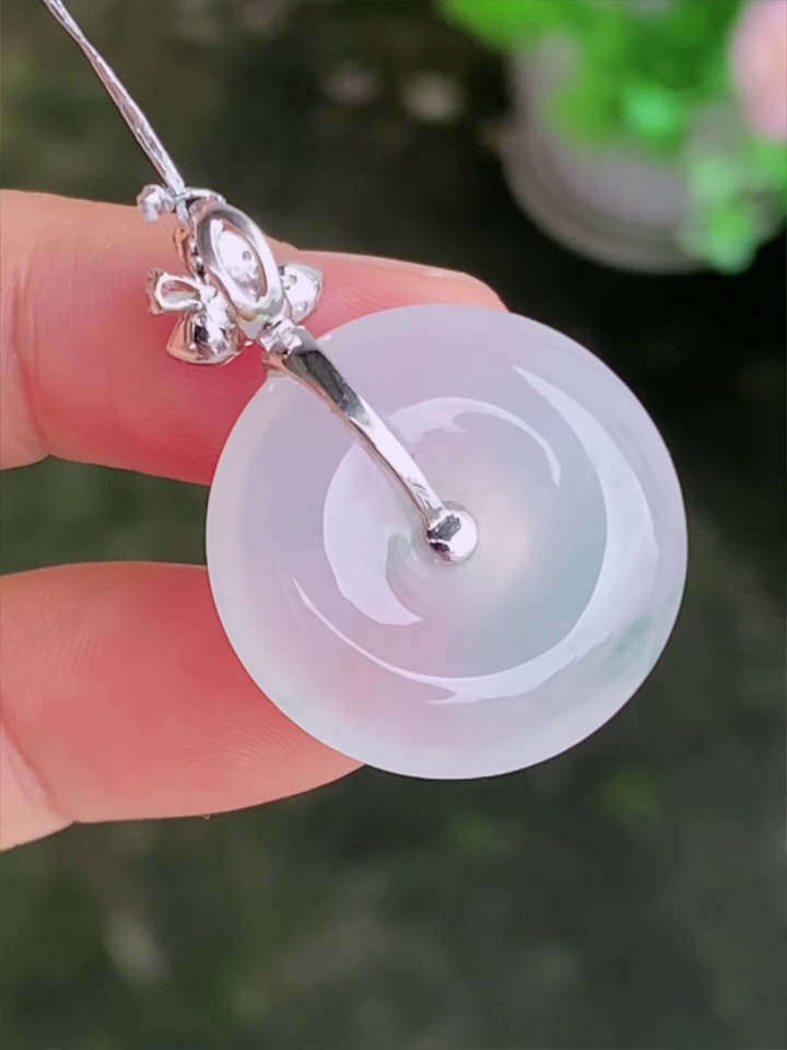 【滿祿翡翠】18K白金花頭翡翠平安扣 | 白冰清透、乾淨水頭好吊墜 (附權威鑑定證書) 8 【滿祿翡翠】18K白金花頭翡翠平安扣 | 白冰清透、乾淨水頭好吊墜 (附權威鑑定證書) - Image 8
