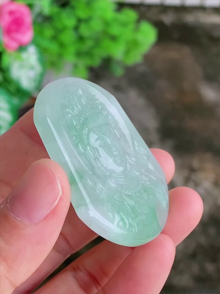 【滿祿翡翠】天然淺綠翡翠度母吊墜 | 觀音化身、別緻半身法相 (附權威鑑定證書) 6 【滿祿翡翠】天然淺綠翡翠度母吊墜 | 觀音化身、別緻半身法相 (附權威鑑定證書) - Image 6