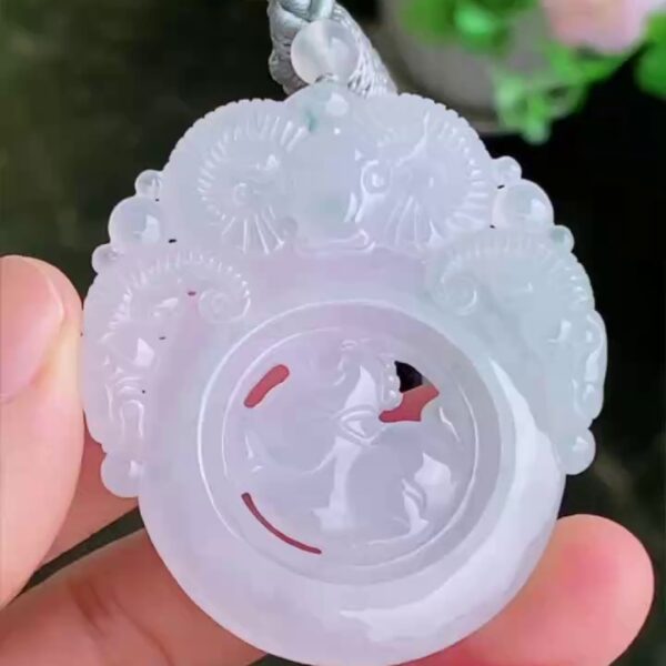 天然翡翠三陽開泰羊牌 | 午未六合轉動生肖吊墜 (附權威鑑定證書)