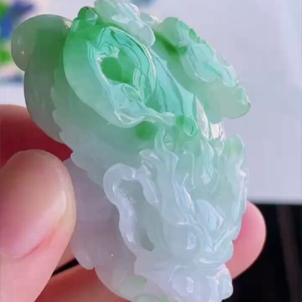 【立體精雕貔貅】天然 A 貨翡翠貔貅吊墜 47.8mm｜招財納福 祥瑞護主｜滿祿翡翠