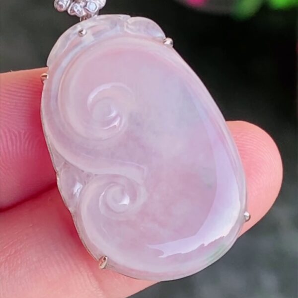 【如意】18K 金鑲嵌天然 A 貨翡翠如意吊墜 37mm｜精工細作・事事如意・高性價比