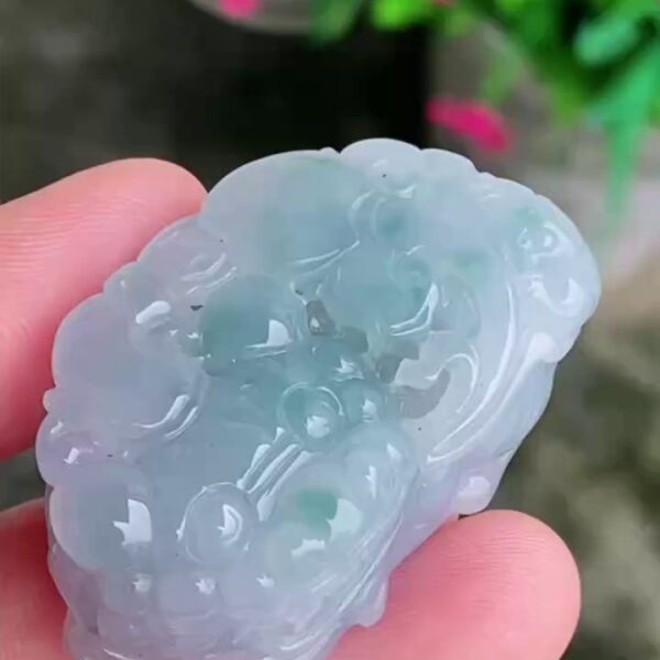 【貔貅】天然 A 貨翡翠立體飄花貔貅吊墜 41mm｜招財進寶・瑞獸納福・雕工精美
