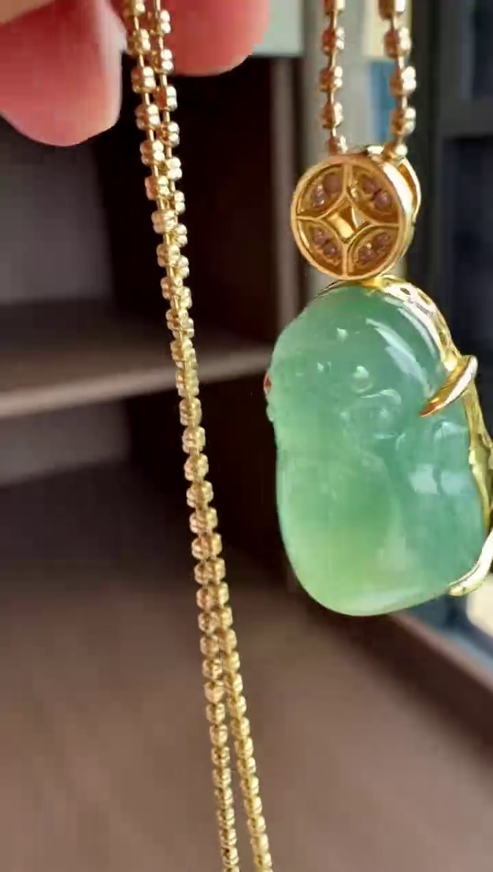 【貔貅】18K 黃金豪華鑲嵌冰膠質地翡翠貔貅吊墜 35mm|招財瑞獸・冰膠起光・重本厚裝 8 【貔貅】18K 黃金豪華鑲嵌冰膠質地翡翠貔貅吊墜 35mm|招財瑞獸・冰膠起光・重本厚裝 - Image 8