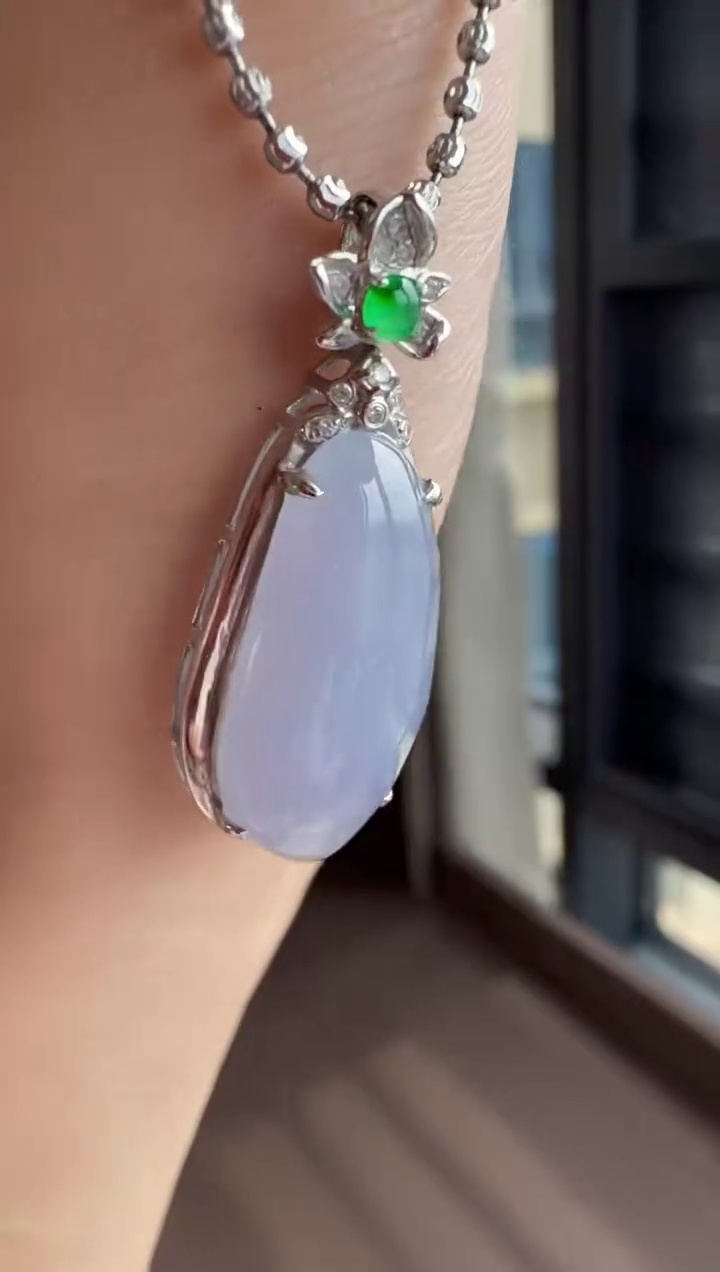 【福瓜】18K 金豪華鑲嵌淺紫羅蘭翡翠福瓜吊墜 |紫氣東來・溫潤典雅・福氣滿滿 5 【福瓜】18K 金豪華鑲嵌淺紫羅蘭翡翠福瓜吊墜 |紫氣東來・溫潤典雅・福氣滿滿 - Image 5