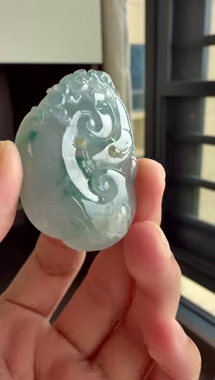 【翡翠如意】飄藍花帶黃翡大膠塊如意吊墜 46mm|事事如意・冰膠厚裝・大器珍藏 6 【翡翠如意】飄藍花帶黃翡大膠塊如意吊墜 46mm|事事如意・冰膠厚裝・大器珍藏 - Image 6