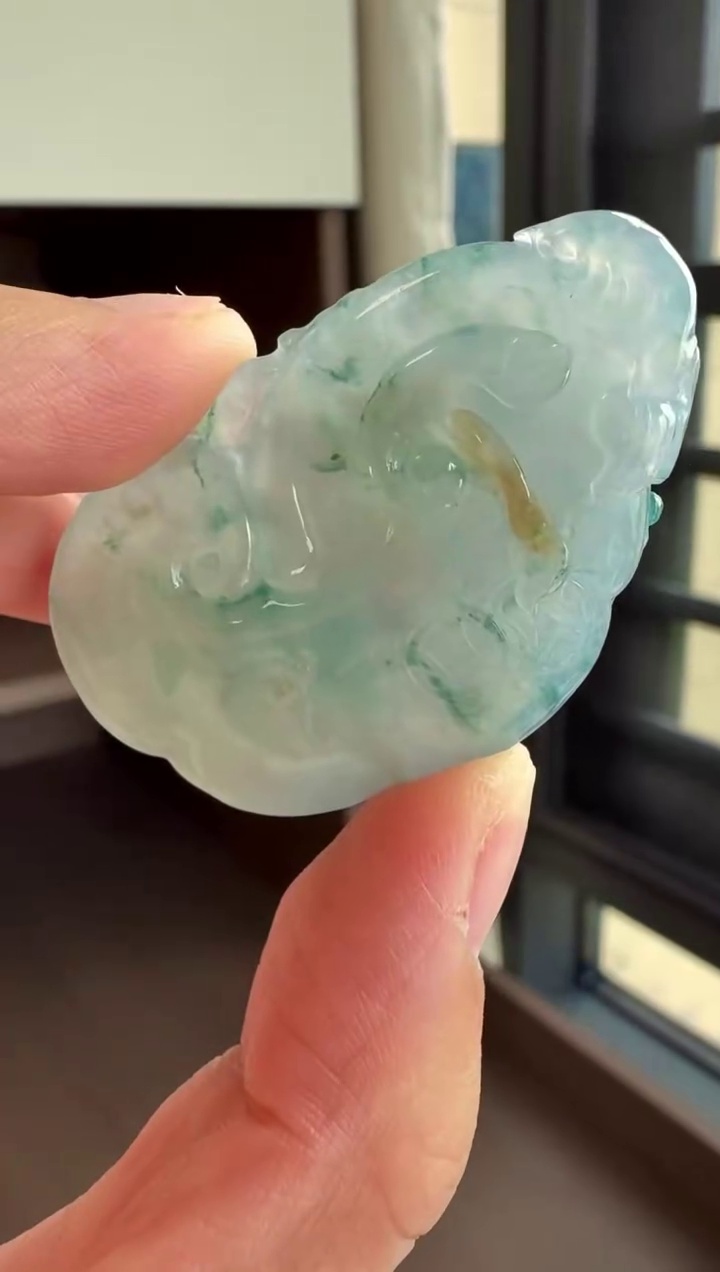 【翡翠如意】飄藍花帶黃翡大膠塊如意吊墜 46mm|事事如意・冰膠厚裝・大器珍藏 8 【翡翠如意】飄藍花帶黃翡大膠塊如意吊墜 46mm|事事如意・冰膠厚裝・大器珍藏 - Image 8