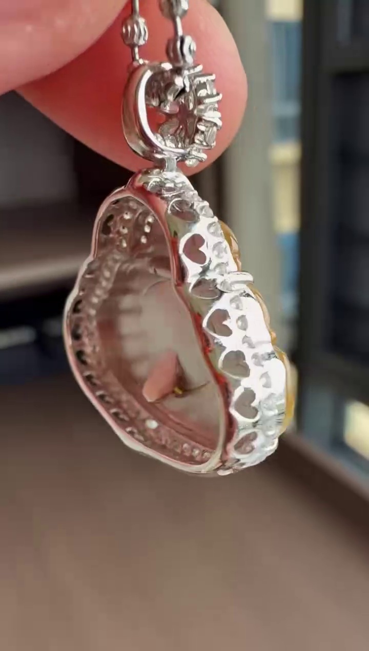【佛公】18K 金鑽石豪華鑲嵌滿冰黃翡佛公吊墜 25mm|笑口常開・滿冰黃翡・富貴吉祥 7 【佛公】18K 金鑽石豪華鑲嵌滿冰黃翡佛公吊墜 25mm|笑口常開・滿冰黃翡・富貴吉祥 - Image 7