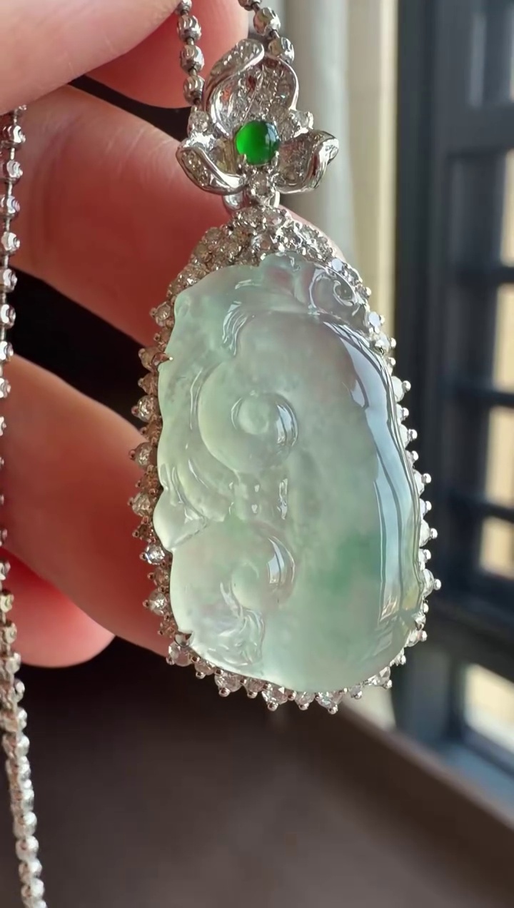18K 金鑽石豪華鑲嵌特色雪花棉翡翠如意吊墜 37mm|雪花意境・靈動唯美・事事如意 3 18K 金鑽石豪華鑲嵌特色雪花棉翡翠如意吊墜 37mm|雪花意境・靈動唯美・事事如意 - Image 3