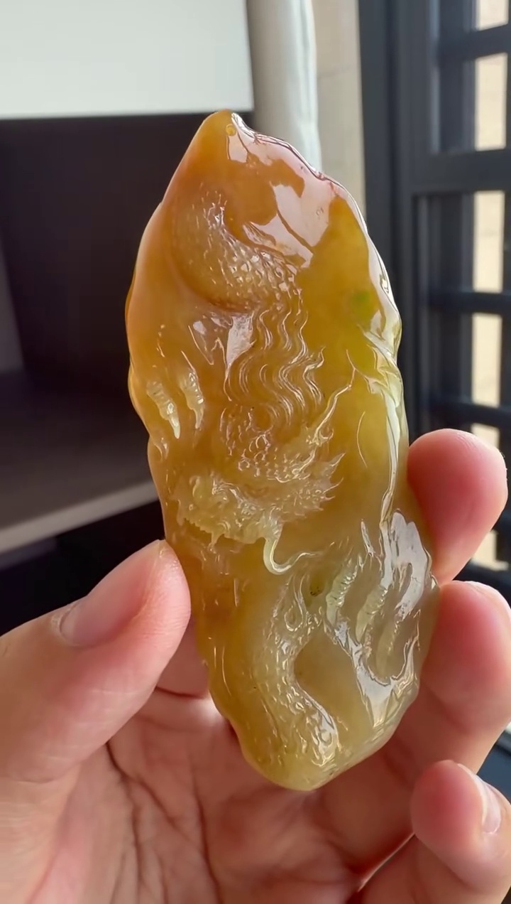 滿冰黃翡大氣龍牌吊墜 72mm|龍騰四海・有種有色・厚裝精工 3 滿冰黃翡大氣龍牌吊墜 72mm|龍騰四海・有種有色・厚裝精工 - Image 3