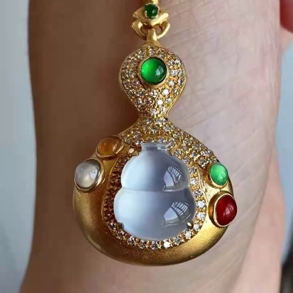 18K 金鑽石炸光高冰種彩色蛋面葫蘆吊墜 30mm｜高冰炸光・五彩點綴・匠心獨具