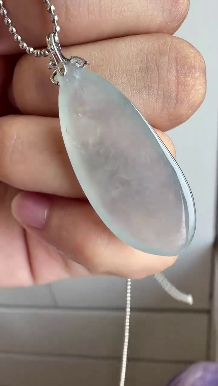 18K 金扣冰種飽滿翡翠福瓜吊墜 35mm|冰透清爽・福氣滿盈・優雅圓潤 8 18K 金扣冰種飽滿翡翠福瓜吊墜 35mm|冰透清爽・福氣滿盈・優雅圓潤 - Image 8