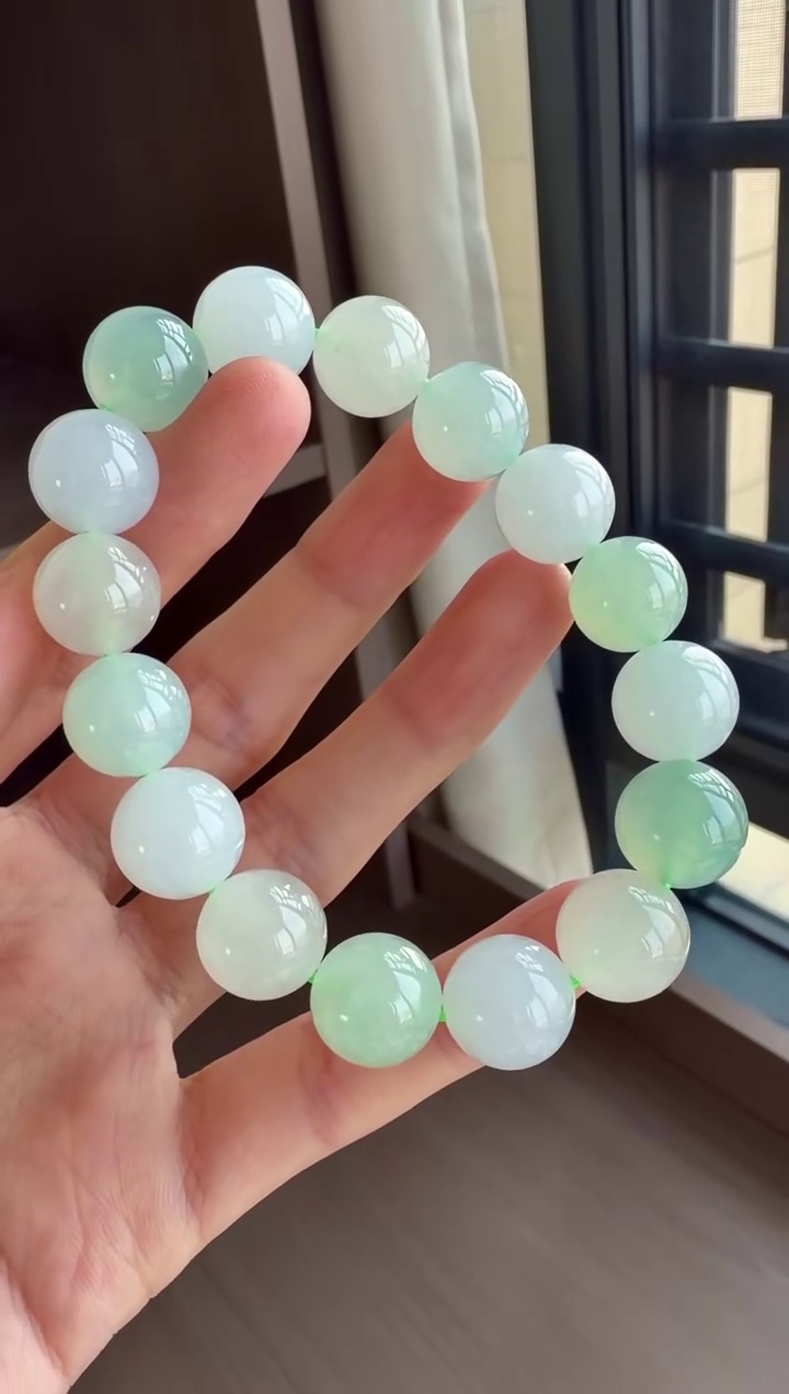 清爽清透圓潤大氣翡翠圓珠手串 12.5mm|冰潤清爽・顆顆圓潤・圓滿如意 2 清爽清透圓潤大氣翡翠圓珠手串 12.5mm|冰潤清爽・顆顆圓潤・圓滿如意 - Image 2