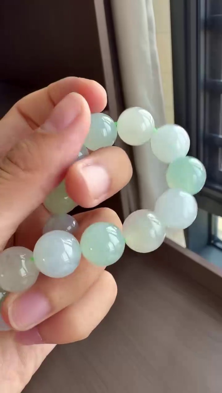 清爽清透圓潤大氣翡翠圓珠手串 12.5mm|冰潤清爽・顆顆圓潤・圓滿如意 6 清爽清透圓潤大氣翡翠圓珠手串 12.5mm|冰潤清爽・顆顆圓潤・圓滿如意 - Image 6