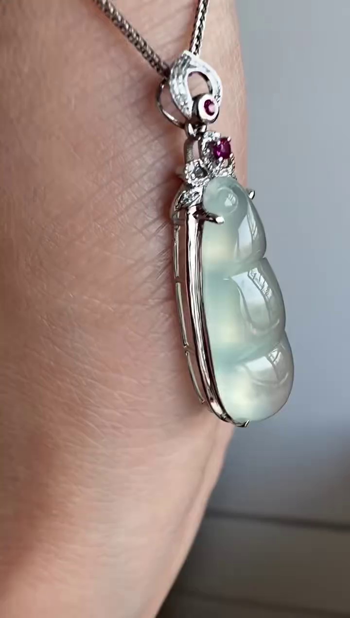 18K 金精工鑲嵌冰膠起光飽滿翡翠四季豆吊墜 33mm|冰膠起光・晶瑩剔透・四季平安・超值推薦 6 18K 金精工鑲嵌冰膠起光飽滿翡翠四季豆吊墜 33mm|冰膠起光・晶瑩剔透・四季平安・超值推薦 - Image 6