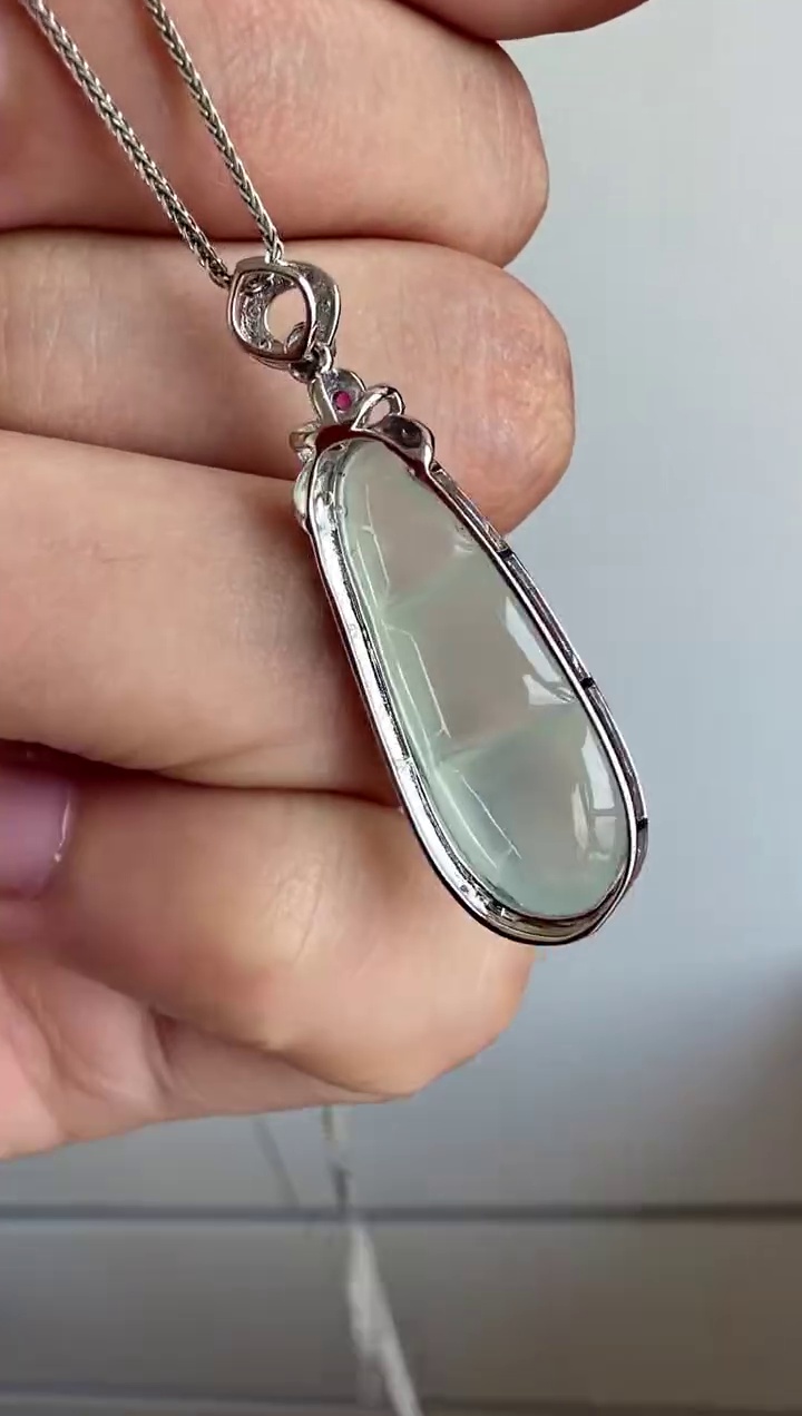 18K 金精工鑲嵌冰膠起光飽滿翡翠四季豆吊墜 33mm|冰膠起光・晶瑩剔透・四季平安・超值推薦 8 18K 金精工鑲嵌冰膠起光飽滿翡翠四季豆吊墜 33mm|冰膠起光・晶瑩剔透・四季平安・超值推薦 - Image 8