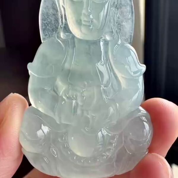 【觀音】大尺寸厚裝翡翠觀音吊墜 56mm・神態安詳｜慈悲救苦・厚裝飽滿・庇佑平安