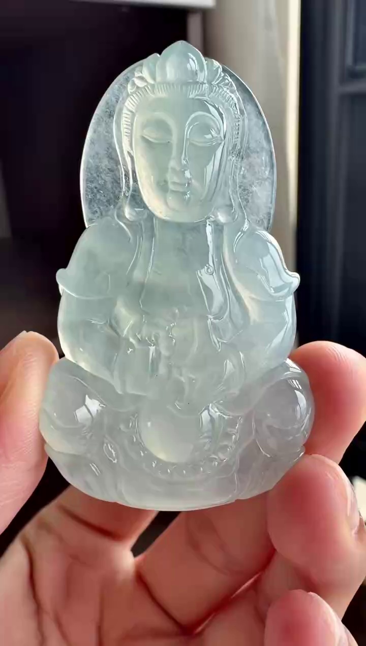 【觀音】大尺寸厚裝翡翠觀音吊墜 56mm・神態安詳|慈悲救苦・厚裝飽滿・庇佑平安 1 【觀音】大尺寸厚裝翡翠觀音吊墜 56mm・神態安詳|慈悲救苦・厚裝飽滿・庇佑平安