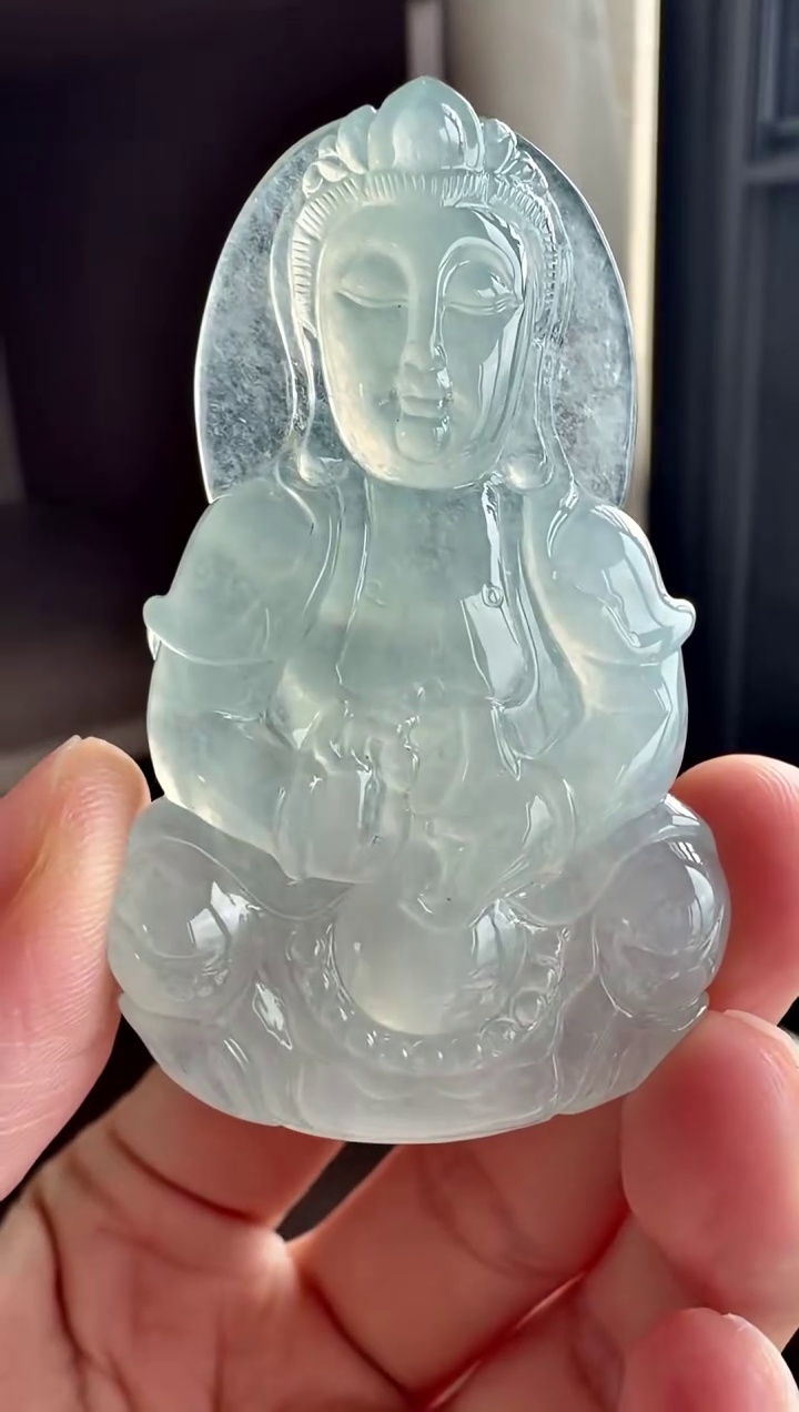 【觀音】大尺寸厚裝翡翠觀音吊墜 56mm・神態安詳|慈悲救苦・厚裝飽滿・庇佑平安 2 【觀音】大尺寸厚裝翡翠觀音吊墜 56mm・神態安詳|慈悲救苦・厚裝飽滿・庇佑平安 - Image 2