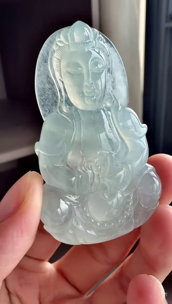 【觀音】大尺寸厚裝翡翠觀音吊墜 56mm・神態安詳|慈悲救苦・厚裝飽滿・庇佑平安 4 【觀音】大尺寸厚裝翡翠觀音吊墜 56mm・神態安詳|慈悲救苦・厚裝飽滿・庇佑平安 - Image 4