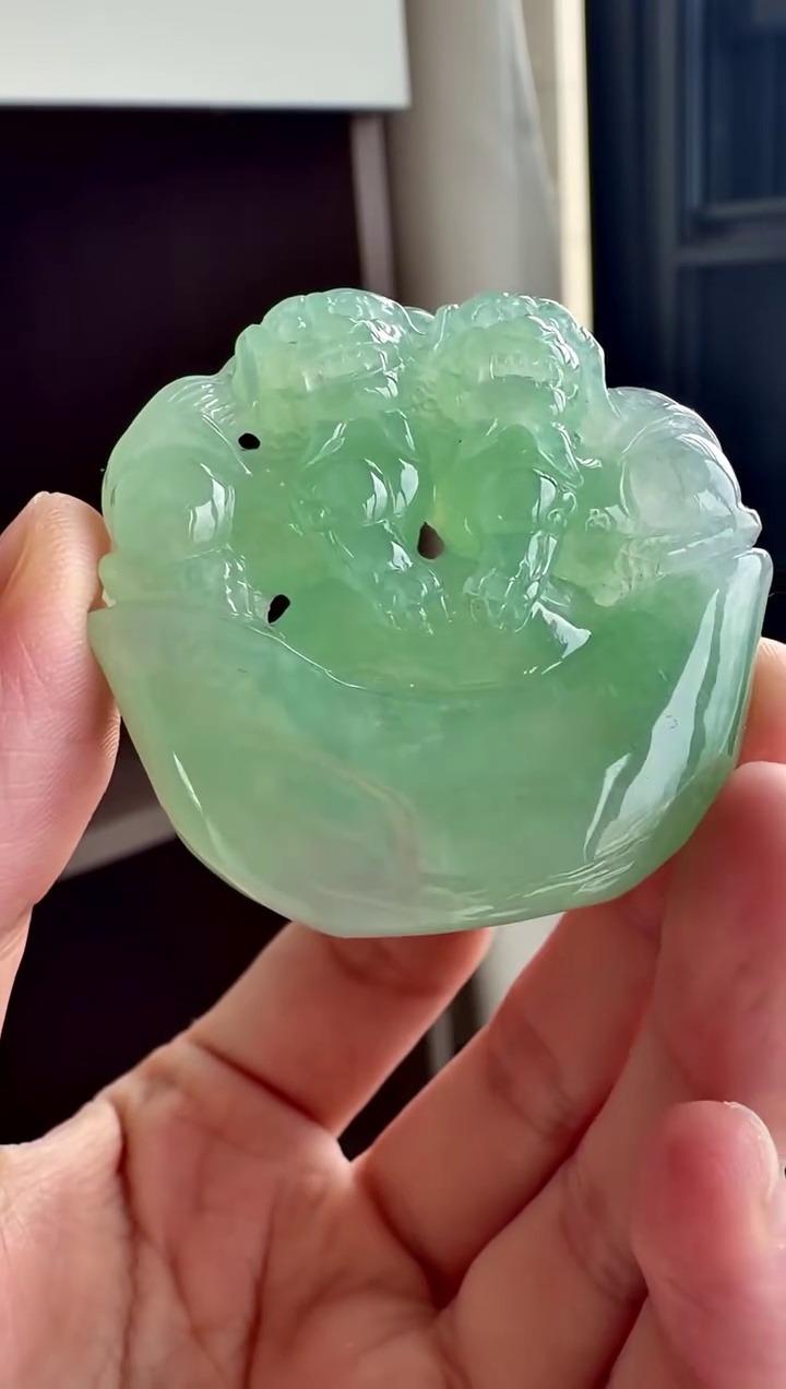 元寶雙獅立體雕工翡翠吊墜 44mm|招財進寶・雙獅獻瑞・事事如意 3 元寶雙獅立體雕工翡翠吊墜 44mm|招財進寶・雙獅獻瑞・事事如意 - Image 3