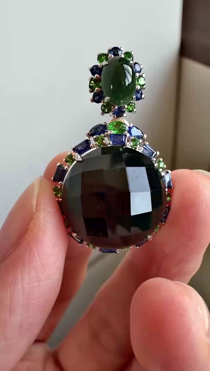 18K 金幾何切割面立體精工鑲嵌老料墨翠吊墜 31mm|神秘墨翠・立體切割・前衛輕奢 1 18K 金幾何切割面立體精工鑲嵌老料墨翠吊墜 31mm|神秘墨翠・立體切割・前衛輕奢