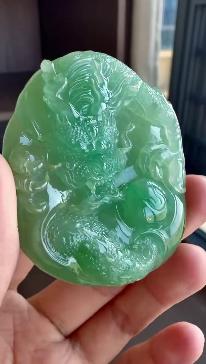 【龍牌】天然淺綠底色大尺寸厚裝精雕翡翠龍牌吊墜 55mm|龍騰四海・有種有色・極致厚裝・王者霸氣 5 【龍牌】天然淺綠底色大尺寸厚裝精雕翡翠龍牌吊墜 55mm|龍騰四海・有種有色・極致厚裝・王者霸氣 - Image 5