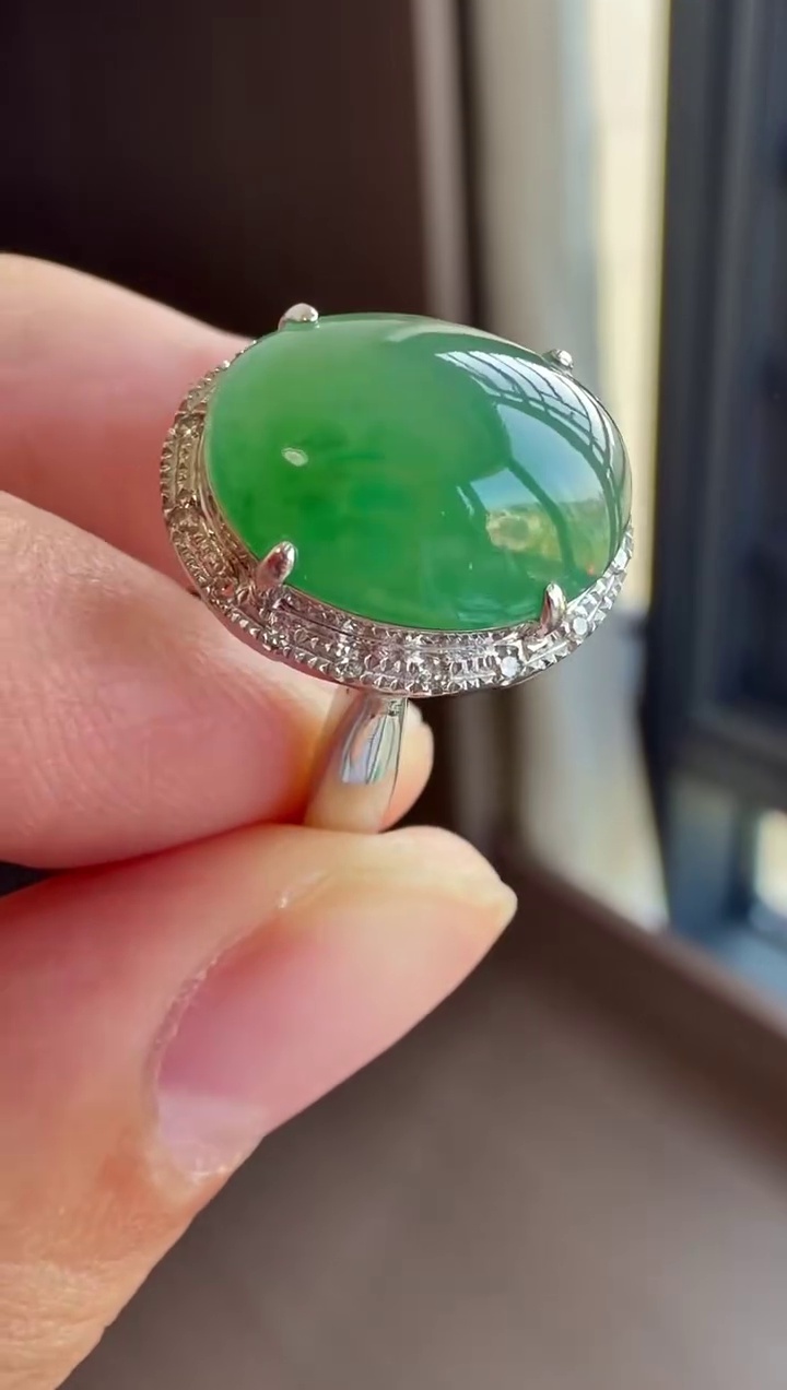 【戒指】18K 金鑽石精工鑲嵌冰飄綠花翡翠戒指 13.5圈口|冰潤飄花・靈動優雅 5 【戒指】18K 金鑽石精工鑲嵌冰飄綠花翡翠戒指 13.5圈口|冰潤飄花・靈動優雅 - Image 5
