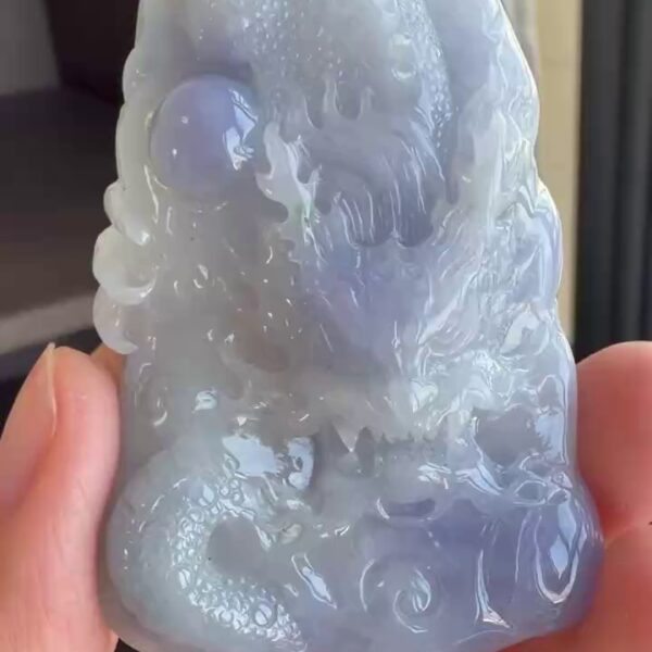 【龍牌】飄紫羅蘭色大尺寸極致厚裝精雕翡翠龍牌吊墜 67mm｜紫氣東來・見光不死・王者霸氣