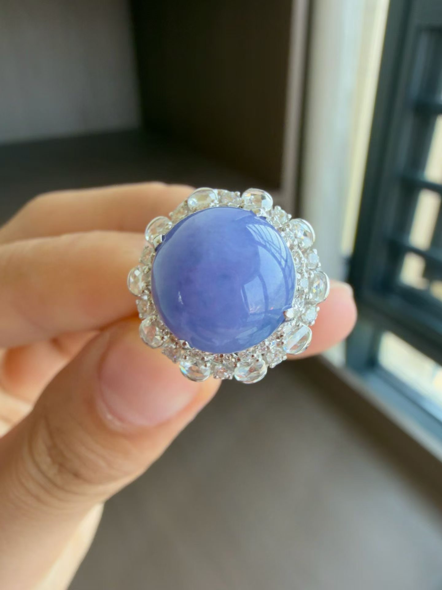 8K 金滿鑽豪華鑲嵌濃紫見光不死紫羅蘭兩用戒指/吊墜 25mm|皇家紫氣・一物多戴・雍容華貴 10 8K 金滿鑽豪華鑲嵌濃紫見光不死紫羅蘭兩用戒指/吊墜 25mm|皇家紫氣・一物多戴・雍容華貴 - Image 10